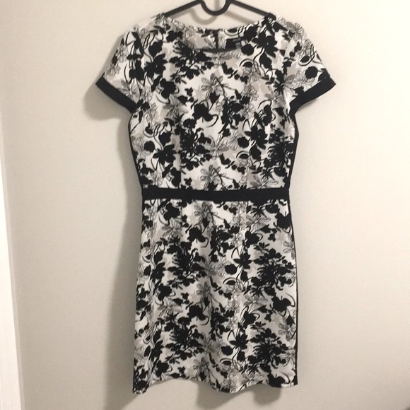 Floral short-sleeved pencil dress - Picture 1 of 3